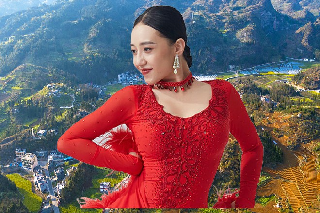 董晴十分不甘心，自己面对他们双方的战斗，竟然束手无策