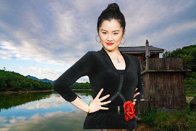 听到这话，这和服男子顿时一惊，神情略微有些紧张起来