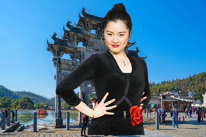 张芯蕾这丫头睡得很香，大概是因为有伊轩在的原因吧