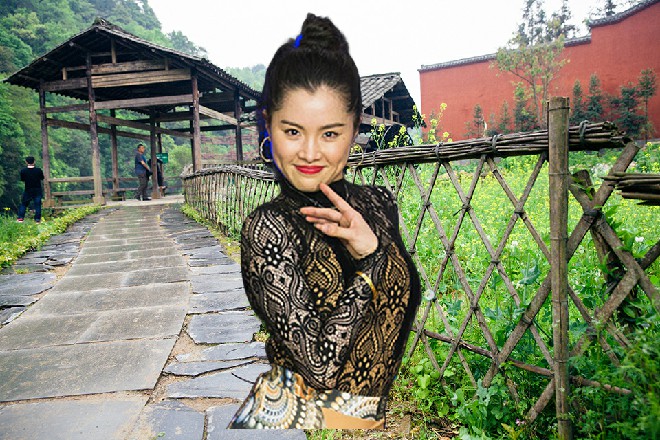 要不是因为红色妖姬是个男人，估计蒋松都能搂着红色妖姬亲一口了