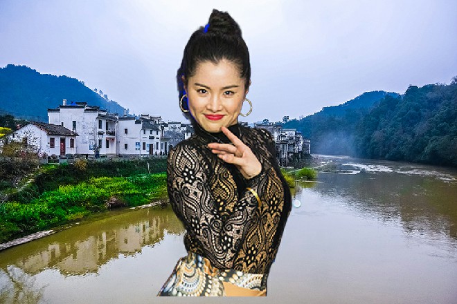 雷丁感觉这帽衫男比柱子难搞多了，摔的自己有点火大