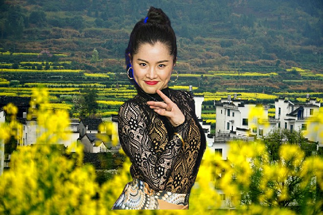 若依嗖地跳了过来，接着闪电般地出了一脚，踢向了慧空