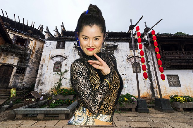 而这时候，那些武僧一边攻击，一边还开始念诵起了佛经