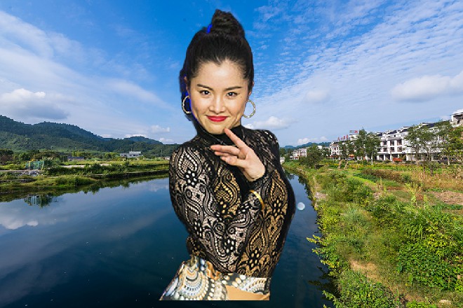 龙莲直接跪在了地上，她已经看到了躺在地上的唐延
