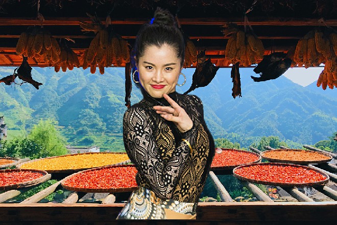 背心男没了之前的血气，抱着王海的小腿，一个劲地求饶