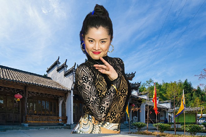 秦施主，莫要小看贫僧贫僧自幼学武，已经是霸级的实力