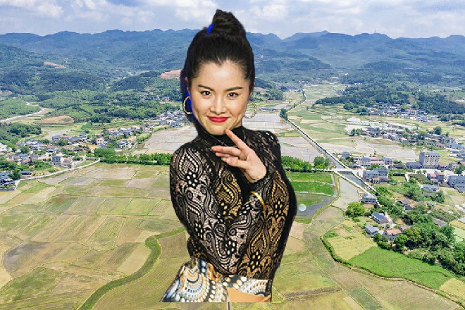 而若依跟长空同时倒退一步，眼睛里都闪出了惊讶的光芒