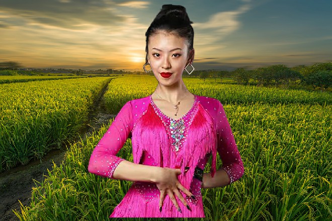 到时候，罗芙还不乖乖投入自己的怀抱，成为自己的女人