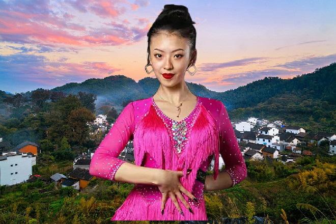诺曦S并不知道几个城主的心思，他现在正是春风得意