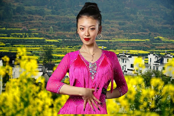 擎仓心中震惊，在力量上，红色妖姬竟然跟自己几乎平分秋色