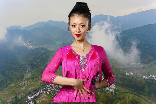 容小薰差点把电动车开到河里去，这个家伙，他是故意的么