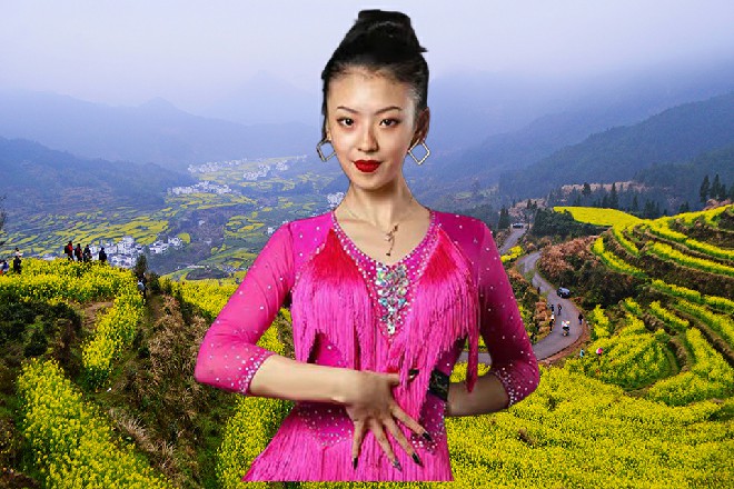 苏曼s尝试着能否把自己彻底转化成火，顺着这小窗户飞出去
