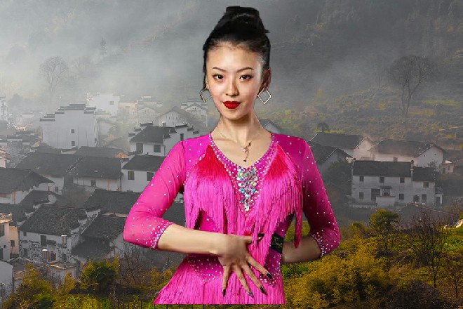 红色妖姬丢掉吴军儒的尸体，对傻在那的陈佳音说道：快谢谢我