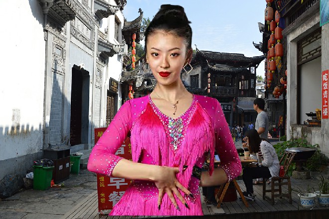 贝娜倒是并不意外，难道你见过的其他帝王不会说话么