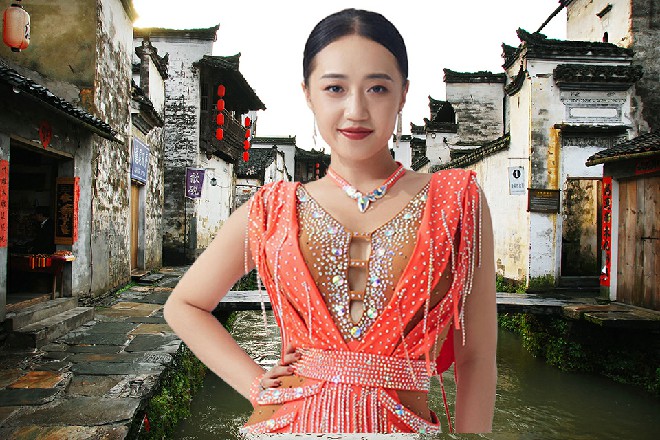 苏曼s像看白痴一样地看着它，二百块，那能和整个紫罗兰比么