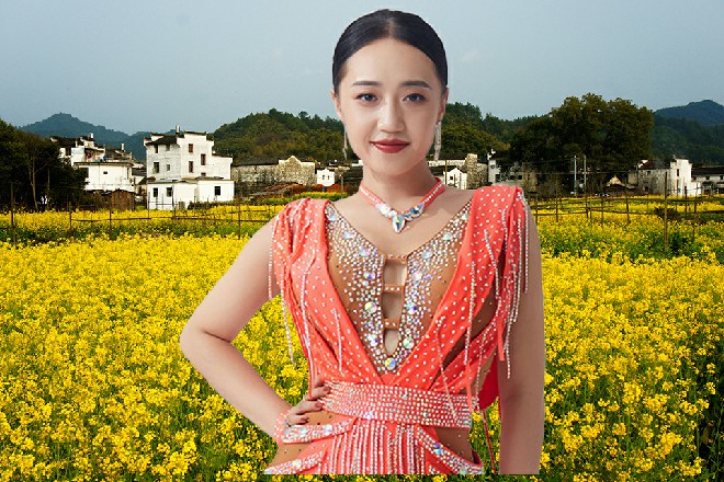 但骷髅动了，他的手掌狠狠收拢，直接捏碎了加斯特的脖子