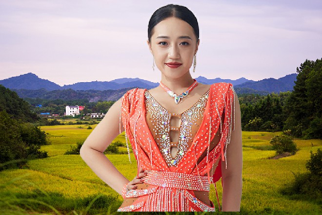 主席坐在会议桌前，听到这个消息，身体都忍不住轻轻颤抖