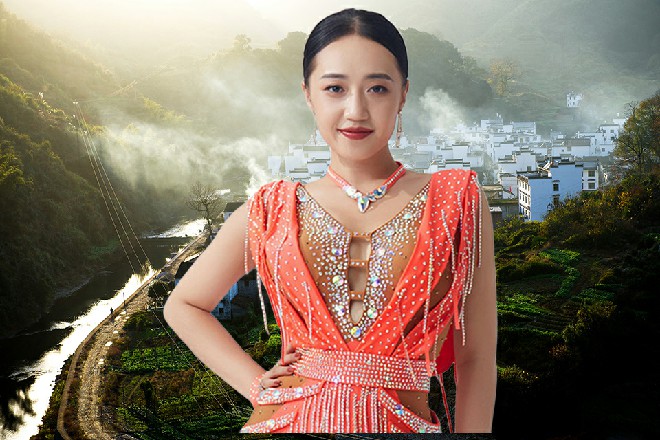 诺曦S摆摆手，笑起来，这么重要的时候，让王总讲完吧