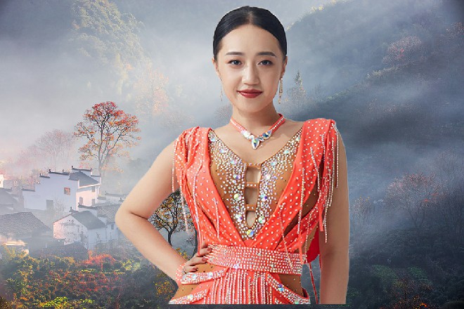 自己这一招的力量恢复了红色妖姬很开心，这就是一个进步