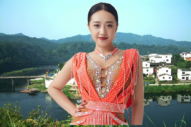 你想多了，我叫冷优优，我是日月教的护法，而且是个魔女