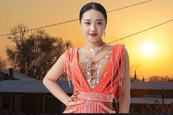 就在王庄的谋士替他想着其他办法的时候，红色妖姬还在奋战