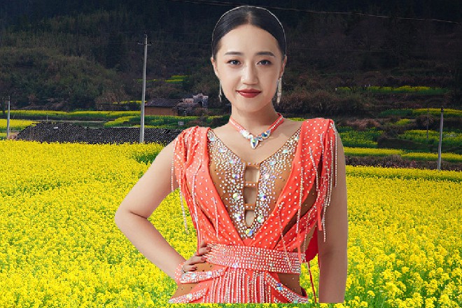 这泡菜哥们舔了舔嘴唇，似乎对娜塔莎很感兴趣的样子
