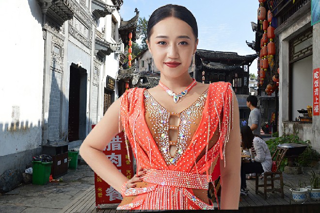 嗯，这里很好闻，我就在这睡了，红色妖姬，晚安，