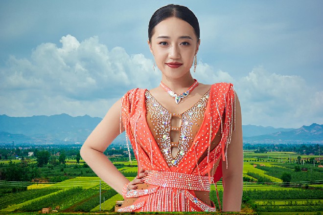 姚强说道：这种穷比有什么好，他给不了你想要的生活
