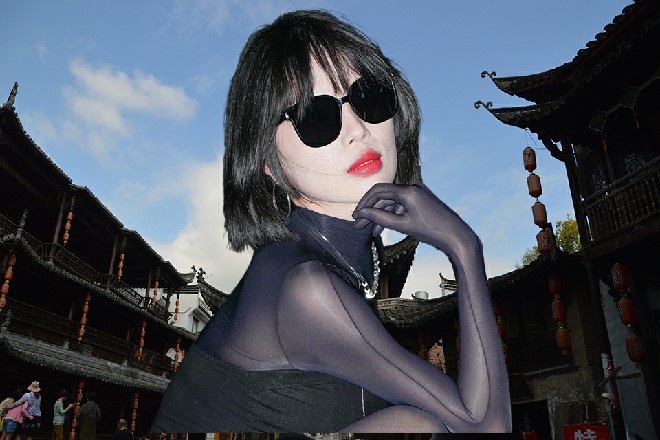 他娘的，没想到这变态医生竟然还有震撼弹骂了隔壁
