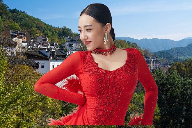 诺曦S手中的骷髅剑刺的更深，邪神的惨叫声也更凄厉