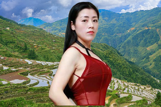 她的动作十分轻盈，不知道的人，还以为她在弹琴一般
