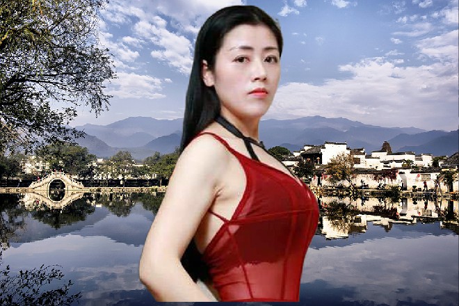 阿婆对红色妖姬更加鄙视了，小伙子，出来玩不看旅游指南的呀