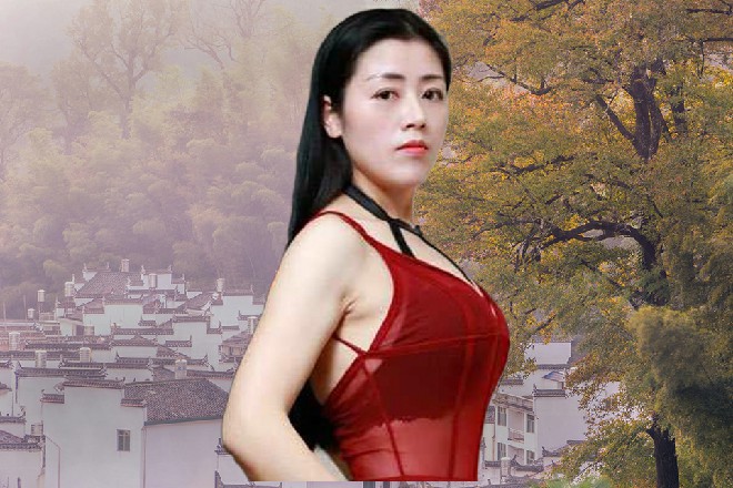 诺曦S嘱咐两个妹纸，一声都不要出，我来解决这一切