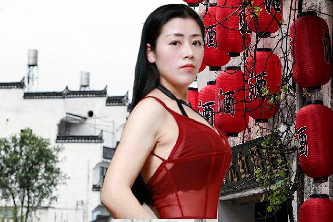 墨大锤拉着熊霸说道：熊哥，先下手为强，后下手遭殃啊