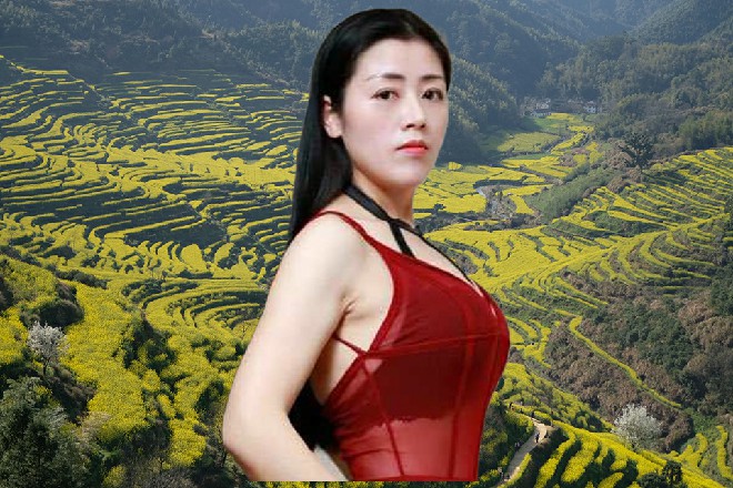是啊师父，听说那冷护法不近人情，好像还是个魔女来着