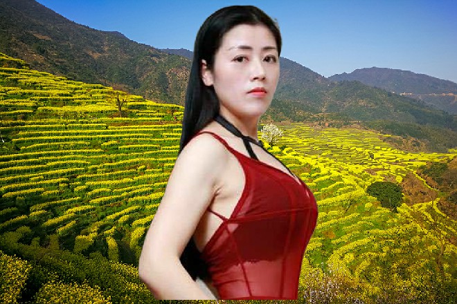 八嘎，胡说什么本小姐，本小姐怎么可能会喜欢这种白痴