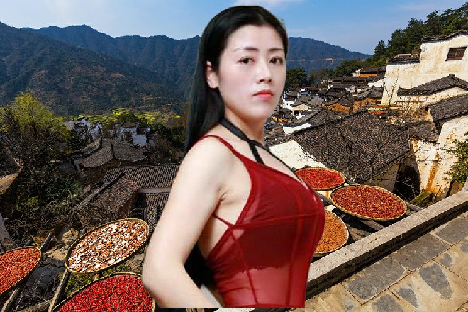 地面跟着微微颤抖了一下，两个清晰的脚印陷了下去