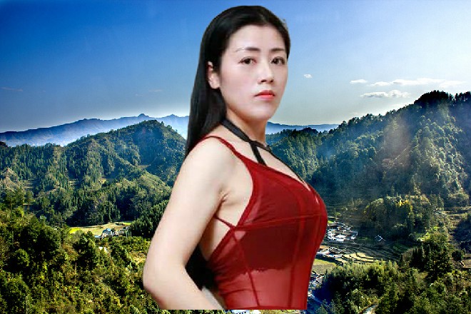 放心，自然不会饿着你，每天会有专人从小窗户里给你送饭