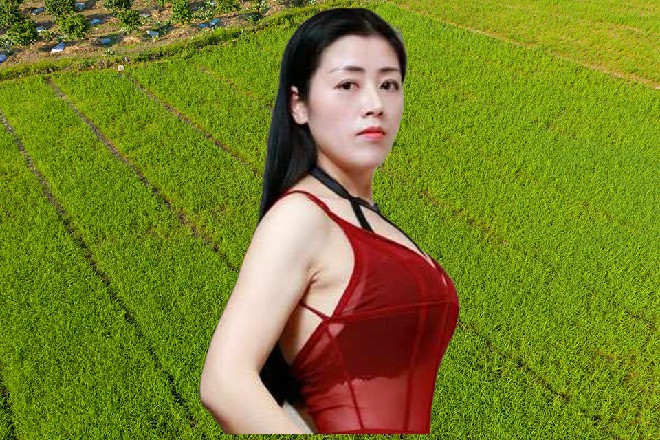 金大衣说着，突然闪电般地伸出手来，拍在了苏曼s的额头上
