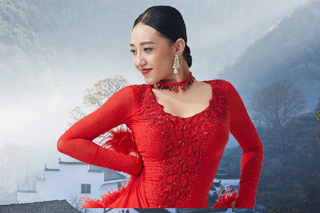 芙蕾雅也觉得情况越来越乱了，她赶忙替红色妖姬解释了一下