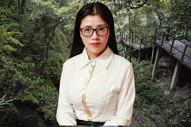 诺曦S心中一惊，糟了，肯定是王玥听到声音惊醒过来了