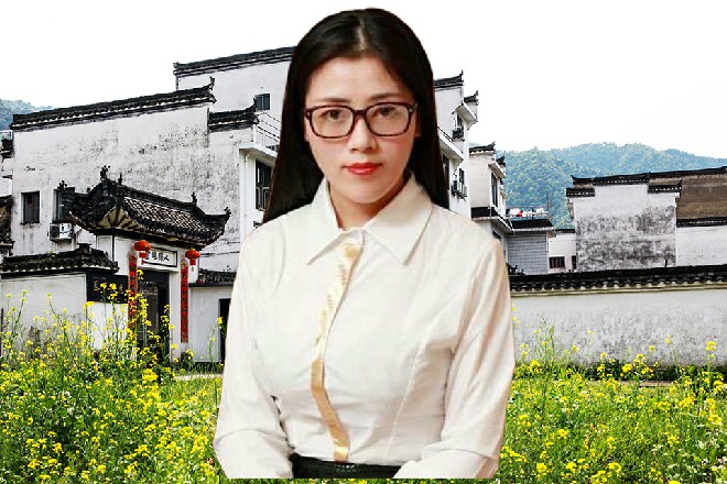 话音落下，秦海从窗户中一跃而出，落在了外面的广场上面