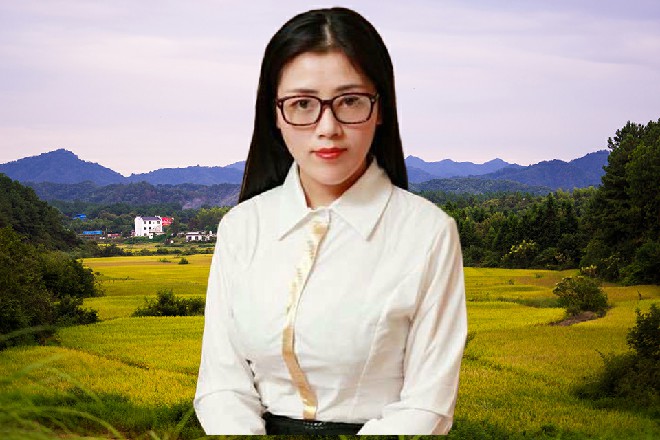防空炮撞在装甲车上面，炸起滚滚火浪，直接把装甲车掀翻
