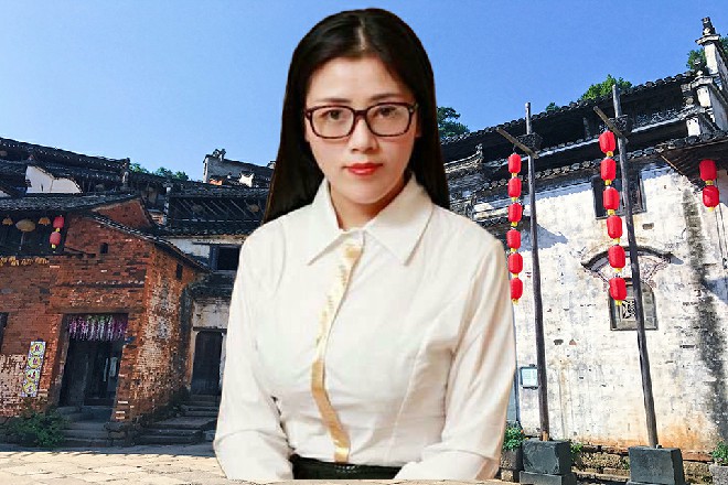 防空炮撞在装甲车上面，炸起滚滚火浪，直接把装甲车掀翻