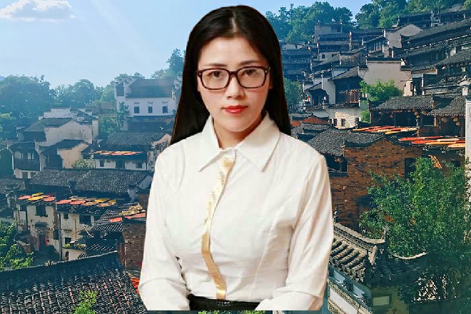 大明王手中也拎着一杆长枪，虎视眈眈地凝视着周围的敌人