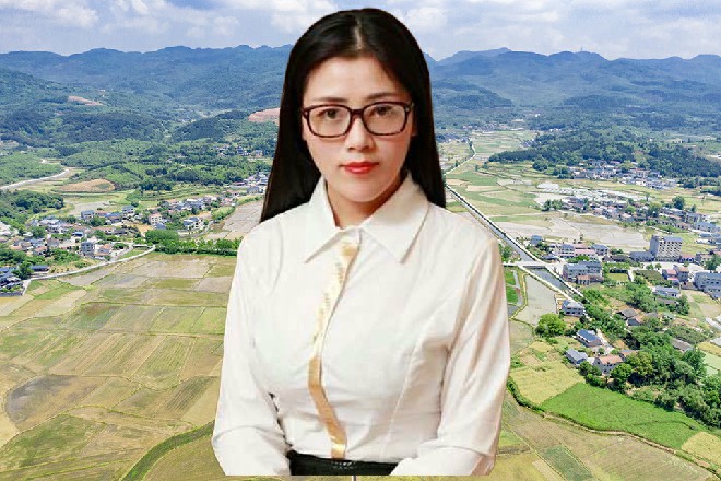 再看小操场里，Abb一个人打六个，依然处于上风
