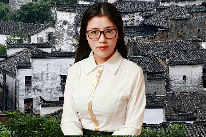 他隐约看到，对面船上那个人影正对着自己竖起一个剪刀手