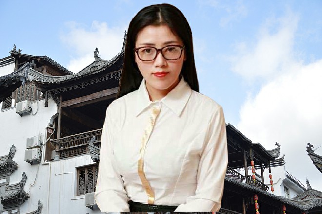 红色妖姬也点起一颗香烟来，他抽烟的姿势要比孙家良潇洒好多