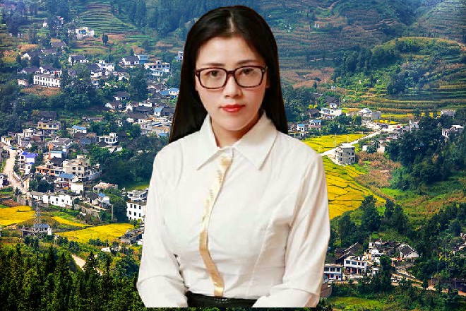 朱雀忍住惊讶，双刀连连出击，打在苏曼s凝聚出来的手掌上