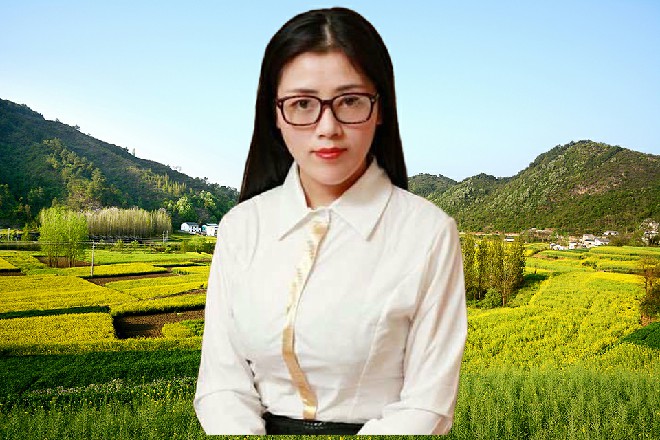 苗甜盯着面前这个年轻漂亮的小姑娘，眼神里竟然有点敌意